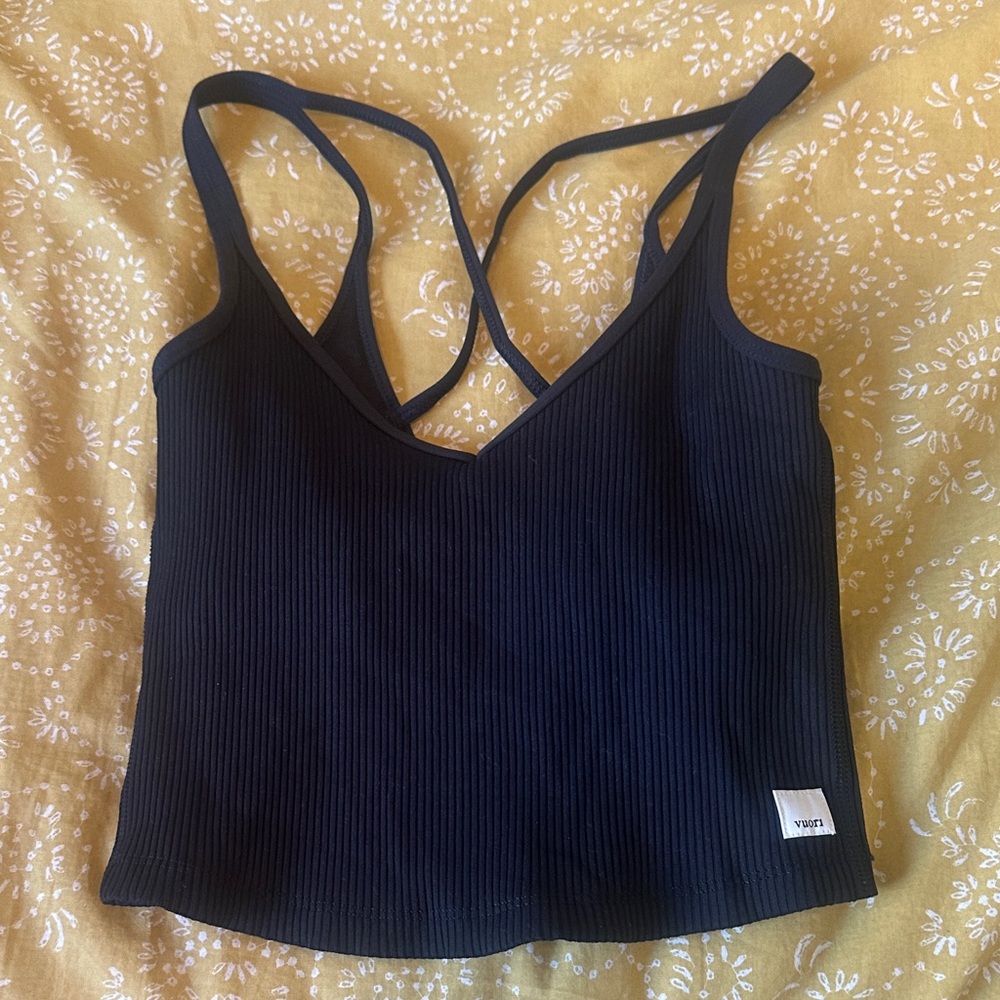 Vuori Black Ribbed Cropped Tank